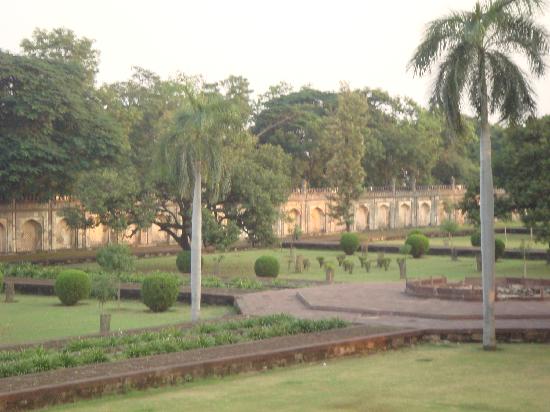 Bibi Ka Maqbara Garden